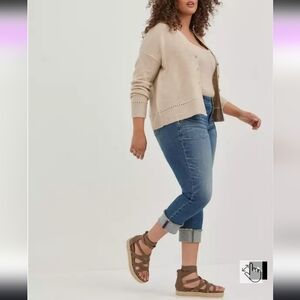 Torrid Crop Boyfriend Vintage Stretch Jeans